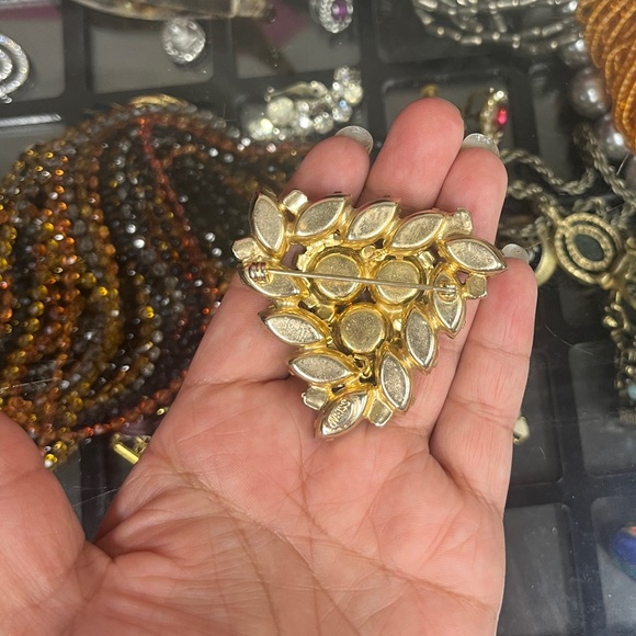 WEISS BROOCH PIN - Picture 6 of 6